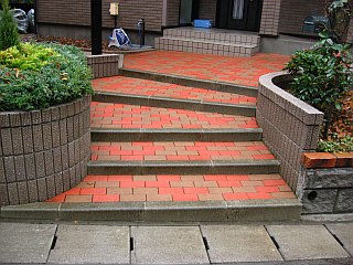 インターロッキングの高圧洗浄